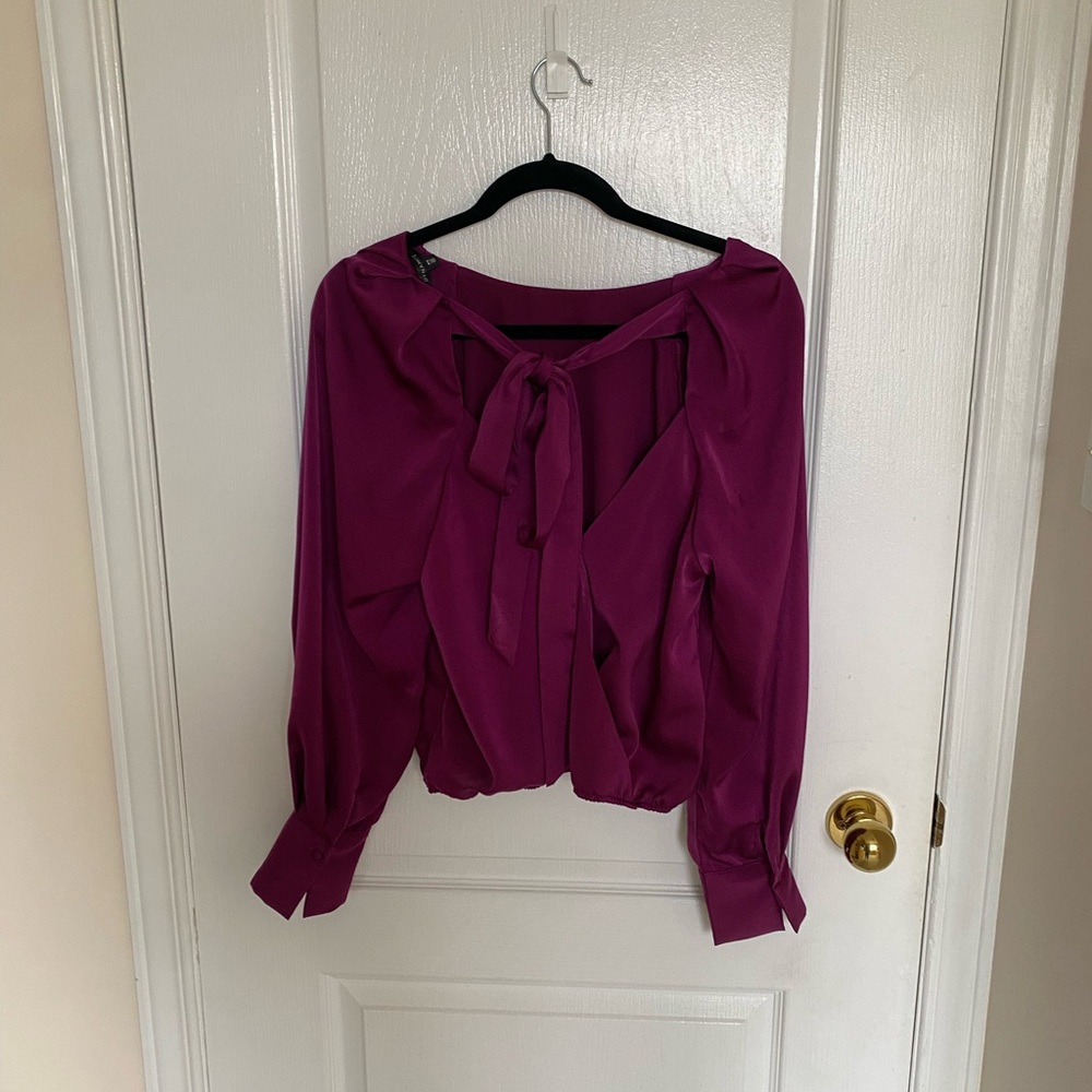 Dynamite Romy Open-Back Silky Blouse - Picture 7 of 15